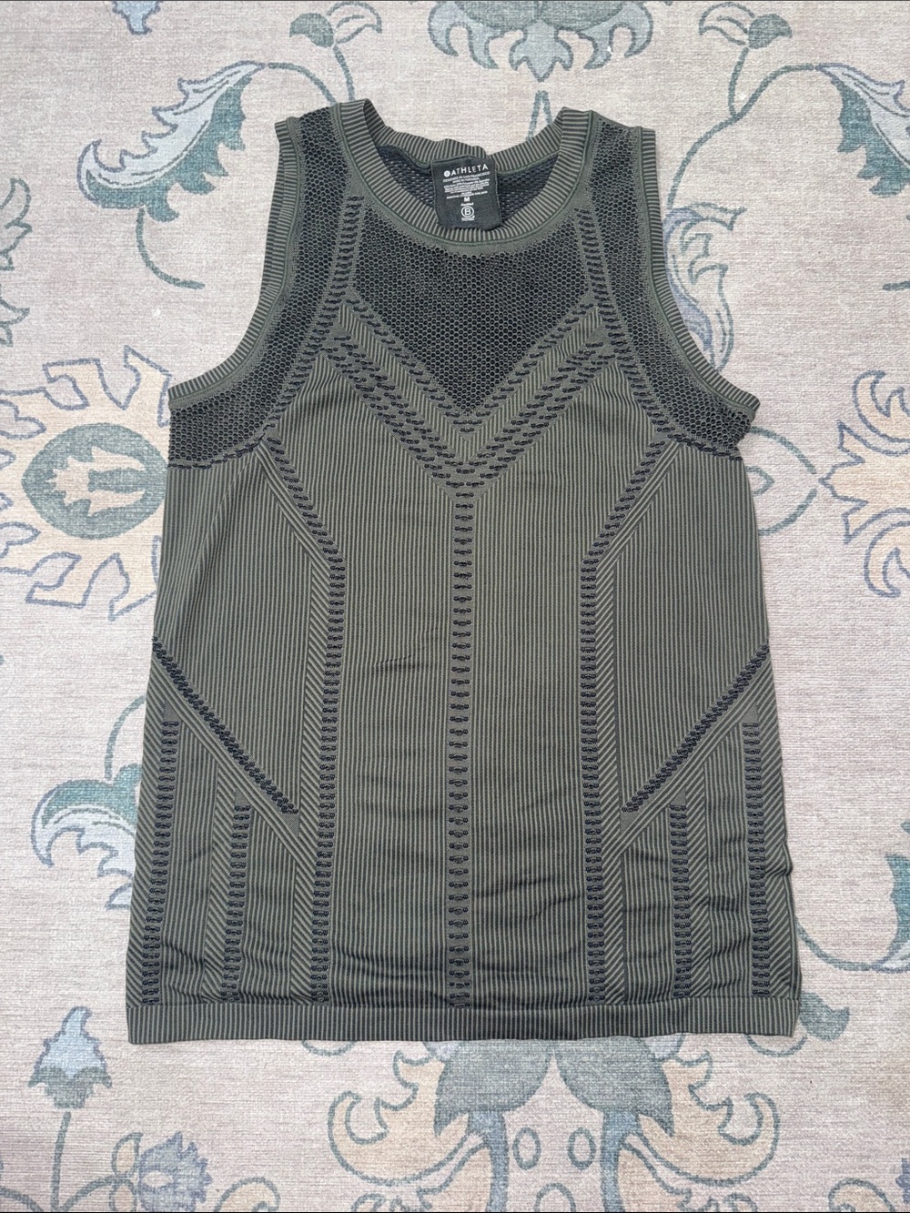 Athleta Olive Ribbed Oxygen Tech Knit Tank Top Size M